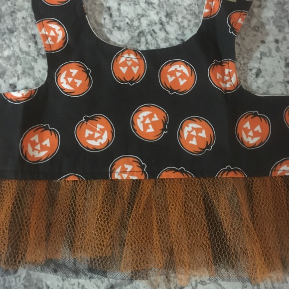 Small reversable doggie dress - Picture 2 of 4